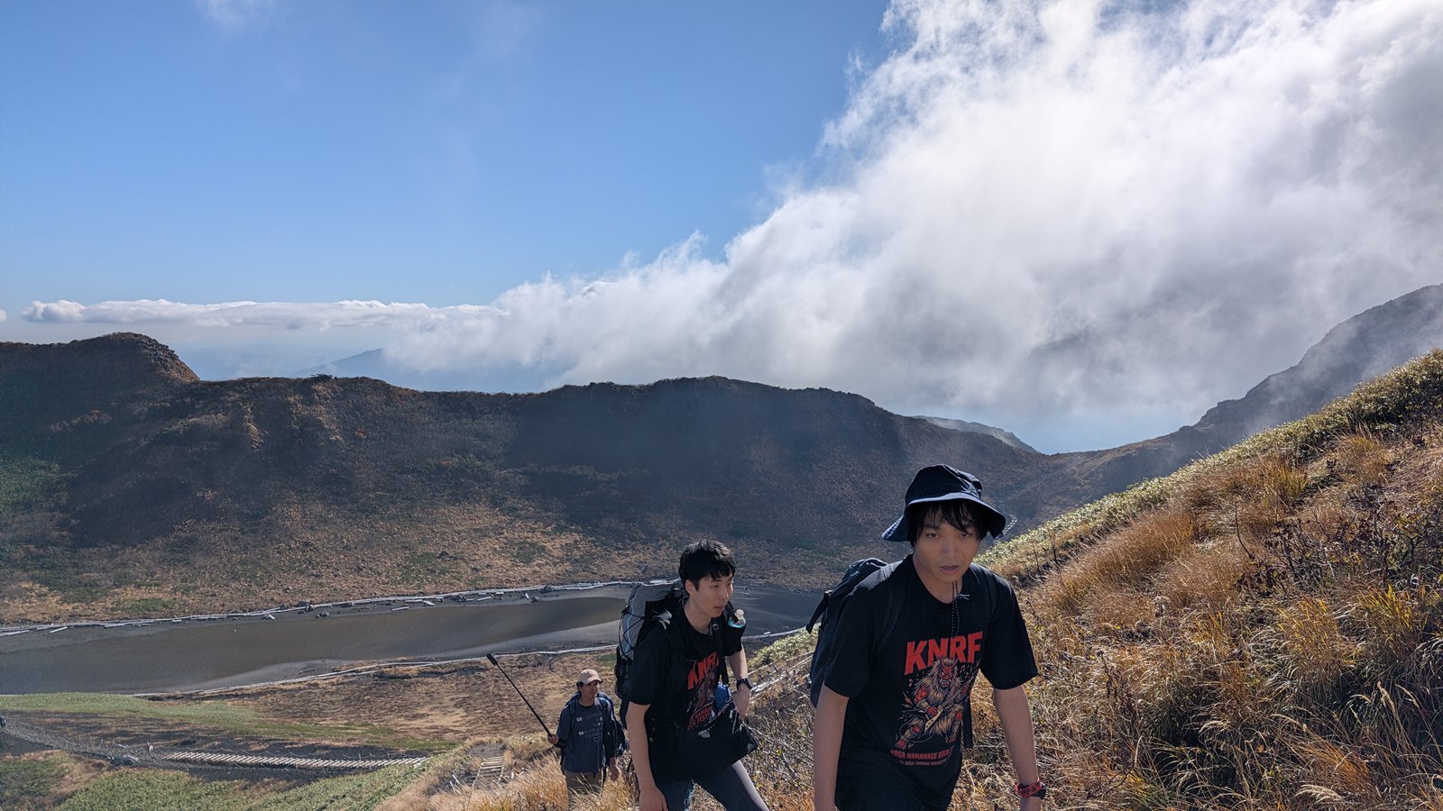 bg